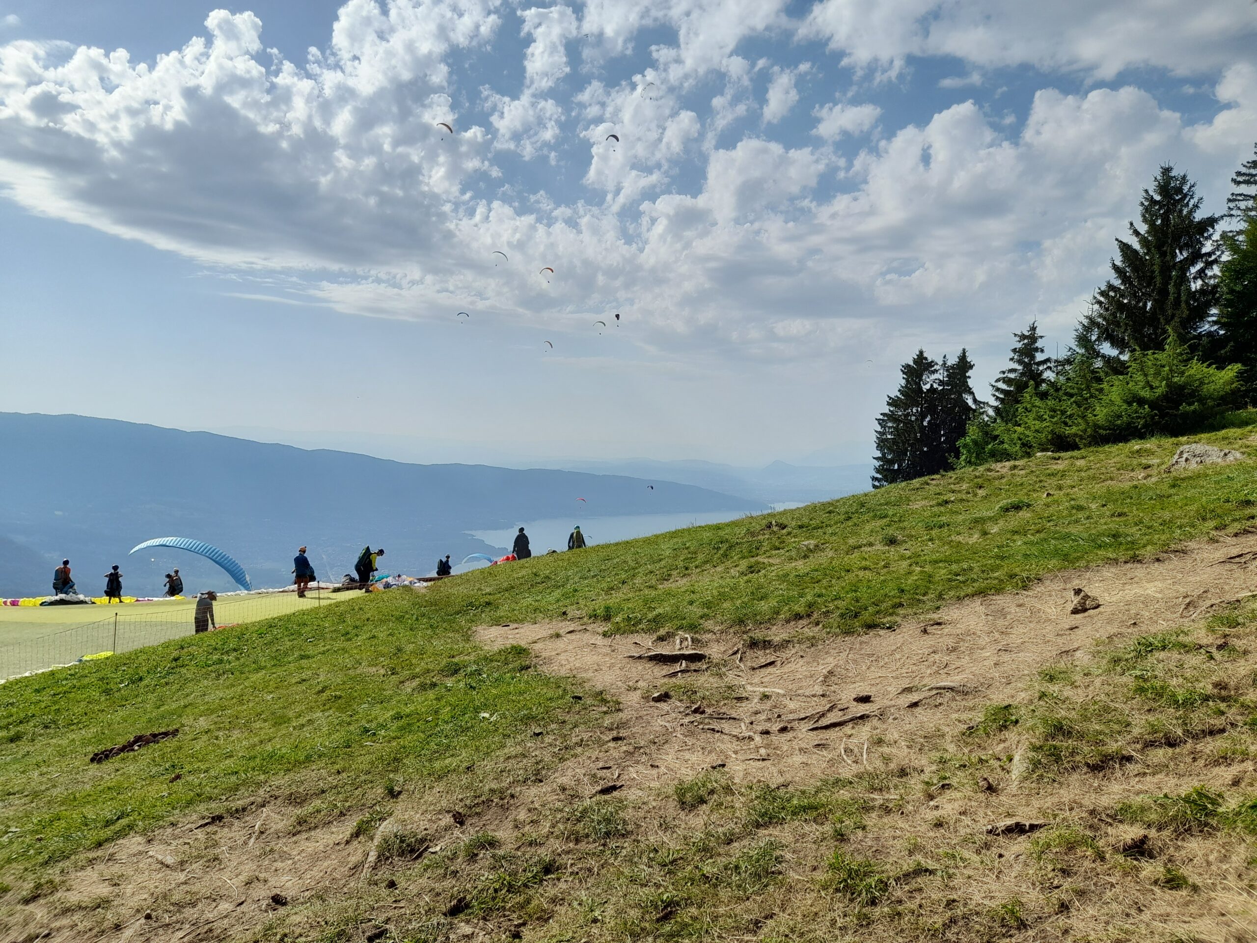 Another hot, flying day in Annecy.